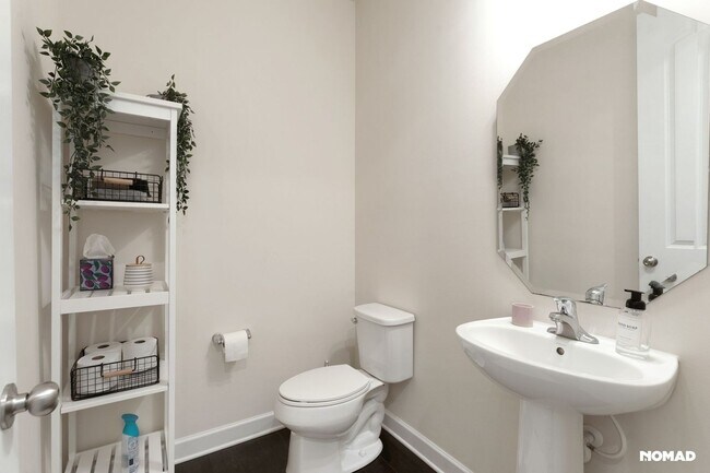 Building Photo - Charming 3BR House in Charlotte