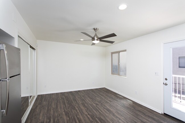 Building Photo - Amazing La Jolla Village Studio with Onsit...