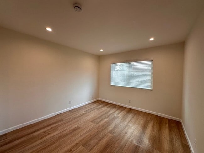 Building Photo - Beautiful 4-Bedroom Home located in one of most desirable neighborhoods