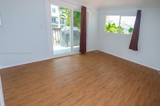 Building Photo - 812 Chukker Rd