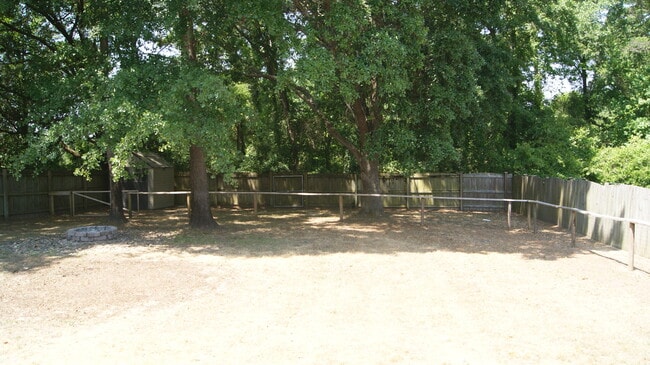 Building Photo - 375 Niblick Dr