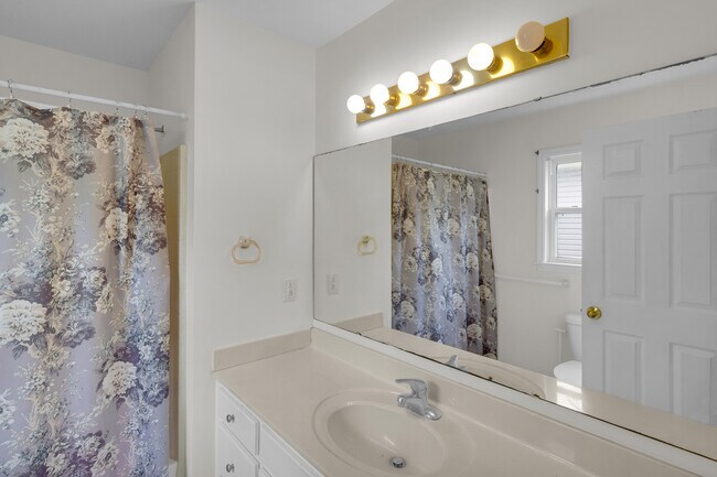 Building Photo - 108 Luke Ct