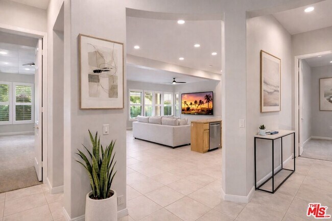 Building Photo - 37 Shoreline Dr