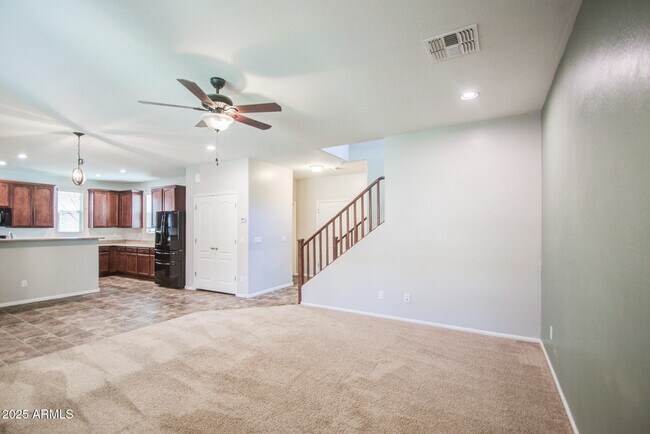 Building Photo - 4068 E Devon Dr