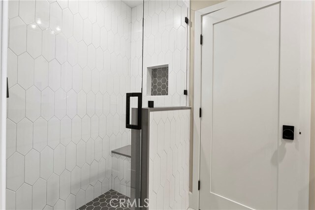 Building Photo - 354 La Perle Pl