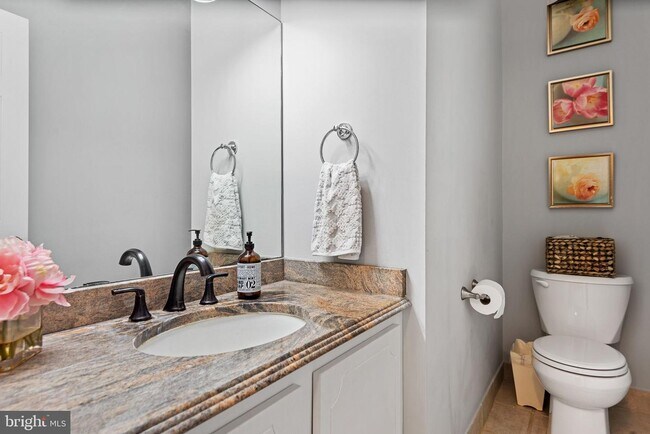 Building Photo - 1 Glenhurst Ct