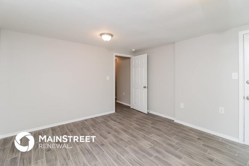 Building Photo - 161 E Shore Dr