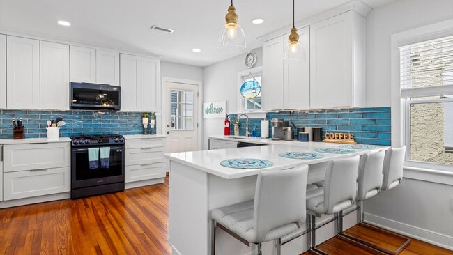 Building Photo - 710 Battersea Rd