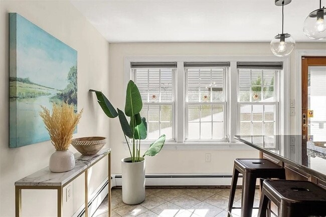 Building Photo - 334 Mystic St