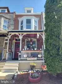 Building Photo - 1027 Mulberry St
