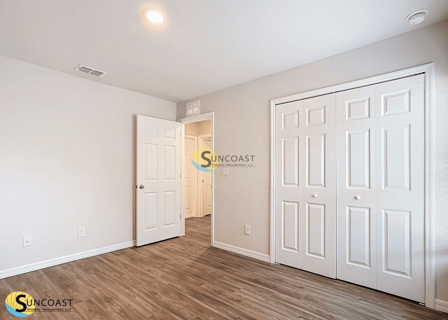 Building Photo - 33 Pine Radial