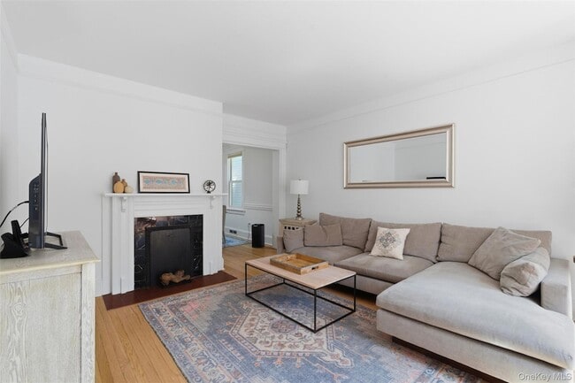 Building Photo - 27 N Dutcher St