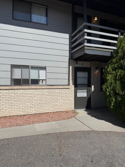 Primary Photo - 260 W Park Dr
