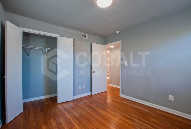 Building Photo - 271 Glen Iris Dr NE