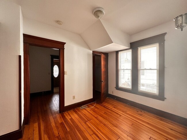 Building Photo - 227 Olivia St