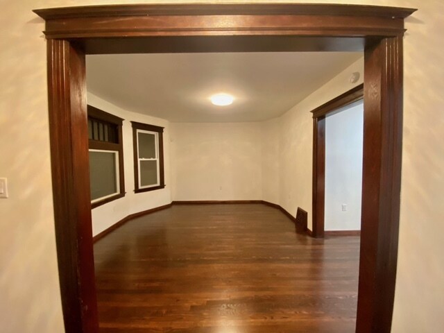 Building Photo - 664 Gladstone Ave