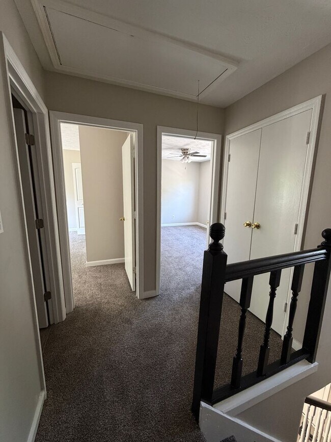 Building Photo - 2071 Lenoa Ln