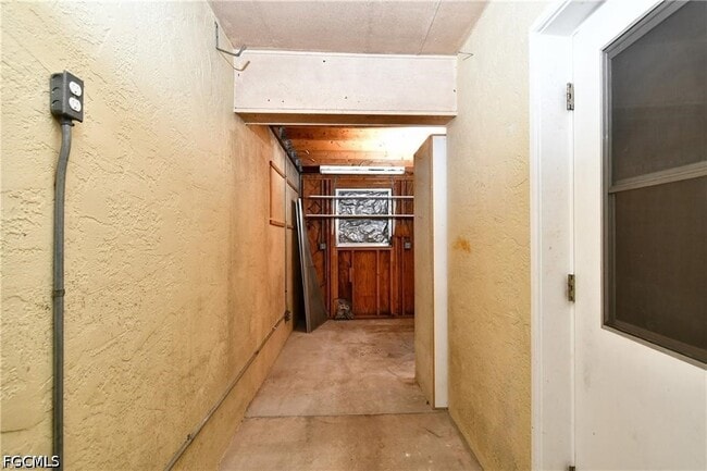 Building Photo - 9 Park Ln Cir
