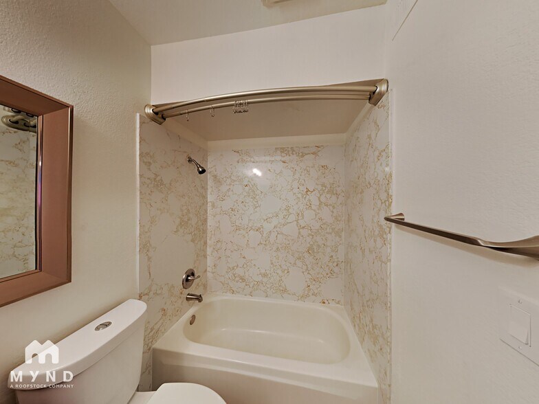 Building Photo - 7047 Greenback Ln