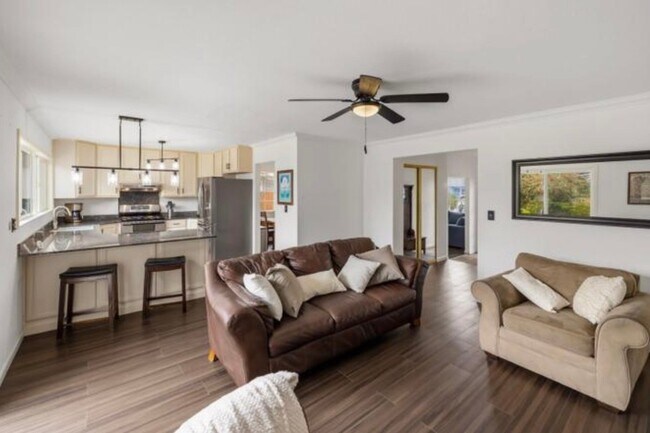 Building Photo - 3135 Messinger Dr