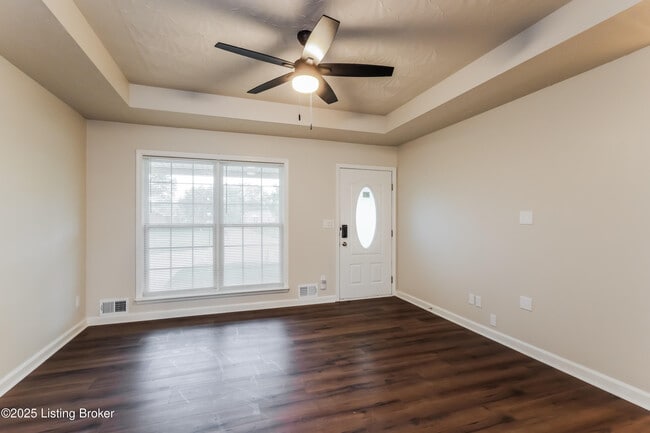 Building Photo - 277 Drake Dr