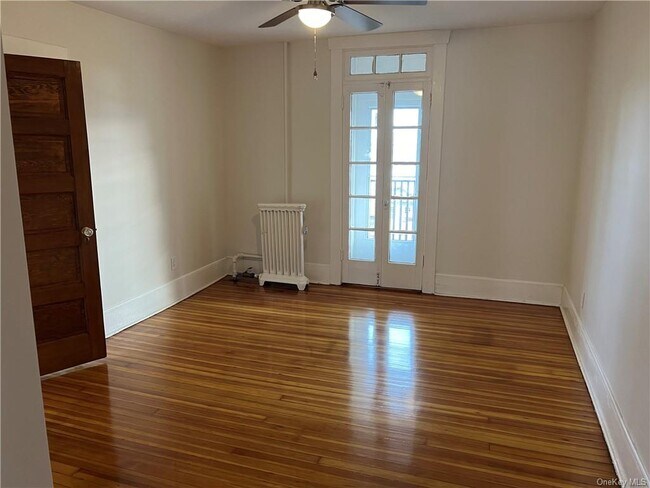 Building Photo - 172 Grand St