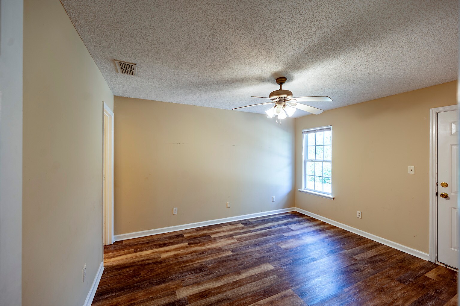 Building Photo - 100 Winding Way