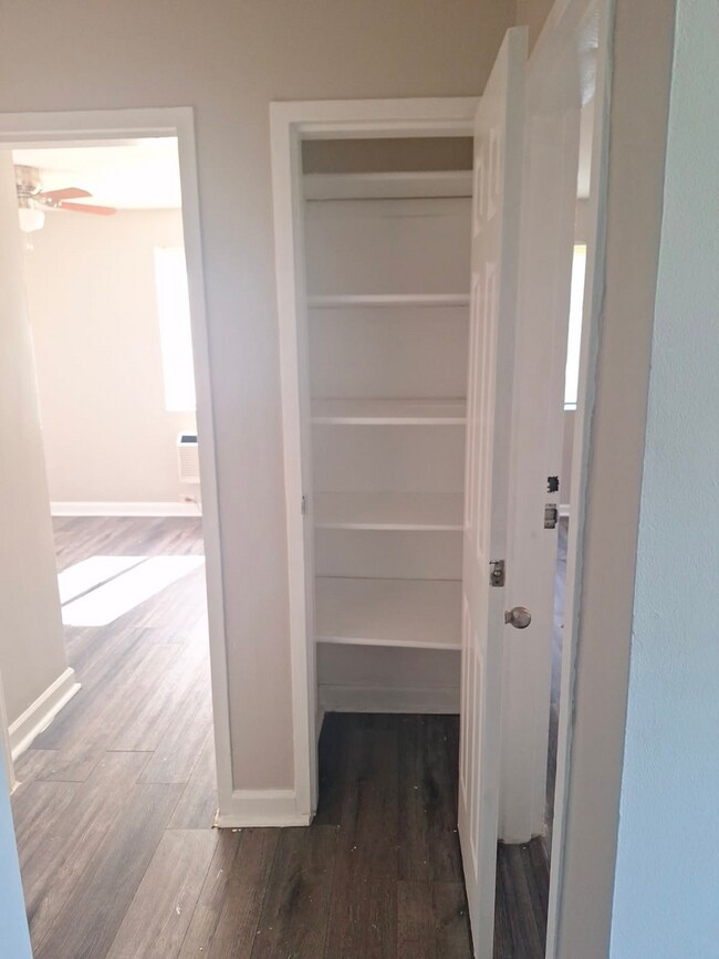 Building Photo - Top-Floor 2-Bedroom Condo in Southwest DC ...