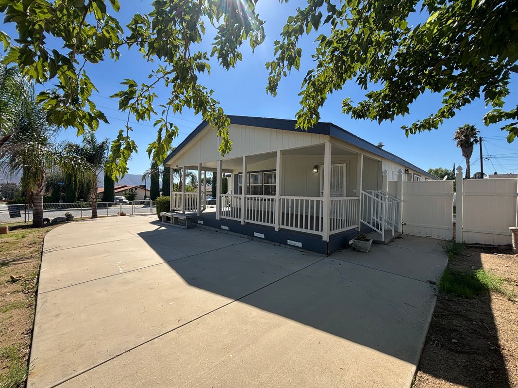 Building Photo - 1225 N Alessandro