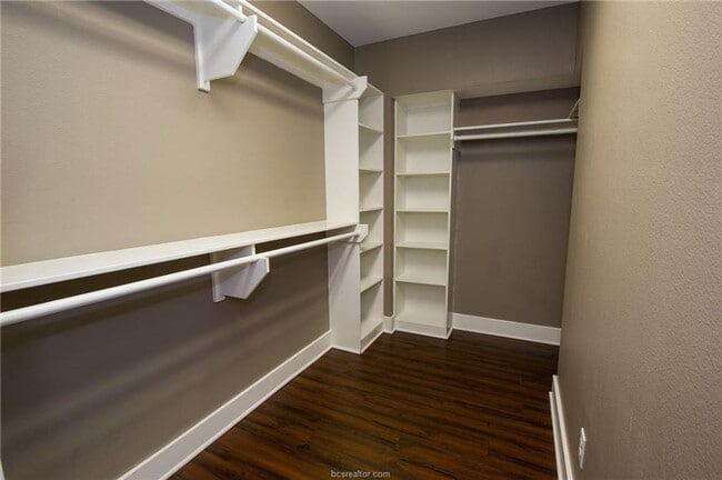 Building Photo - 1 Bed, 1.5 Bath Apartment on Northgate! Minutes from TAMU