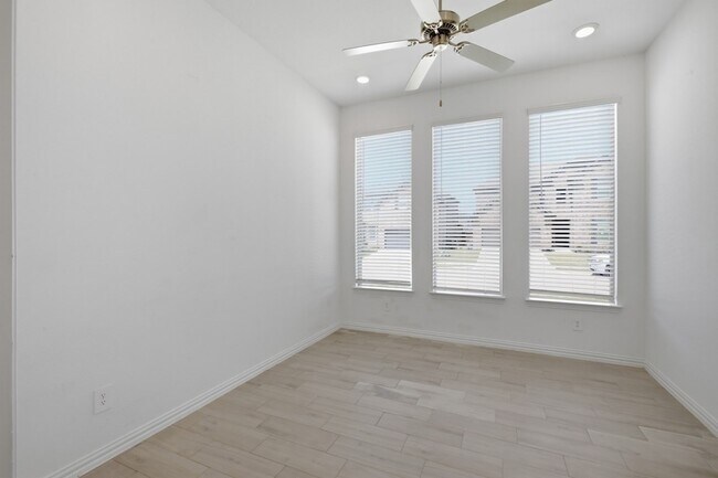 Building Photo - 700 Pistachio Pkwy