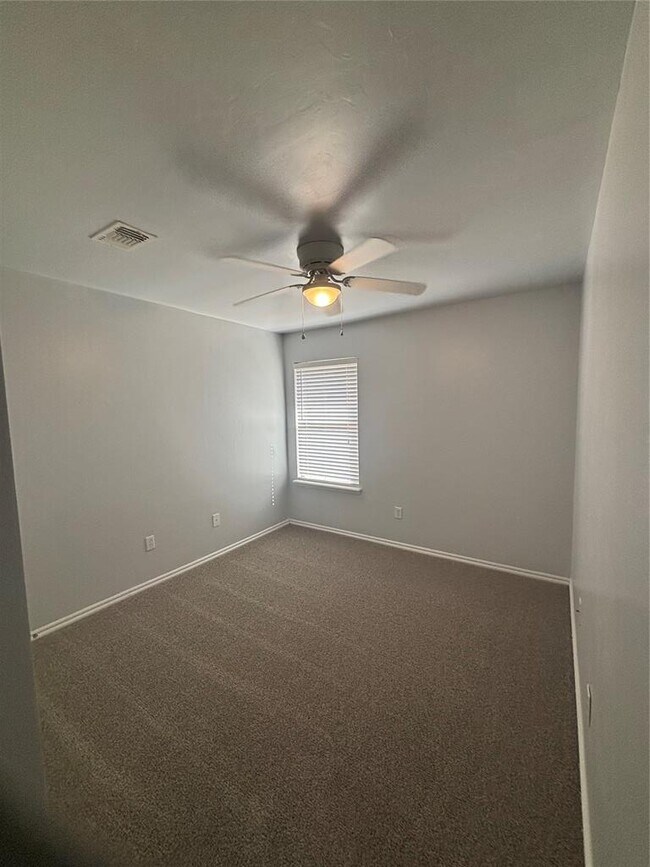 Building Photo - 3005 Grant Rd