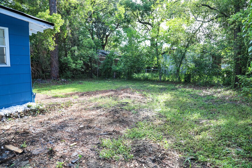 Building Photo - 1831 Bennett St