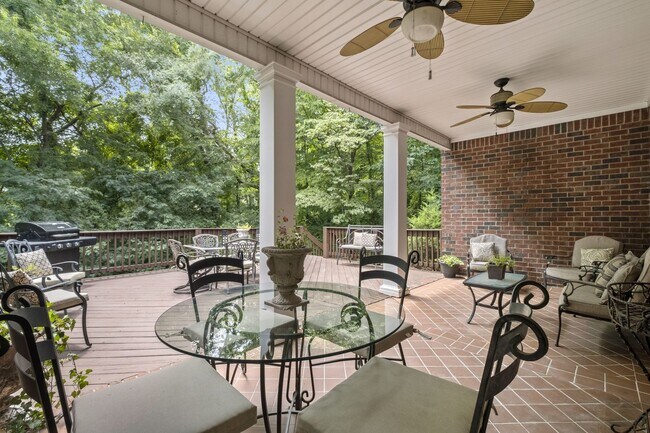 Building Photo - 1015 Crimson Clover Dr
