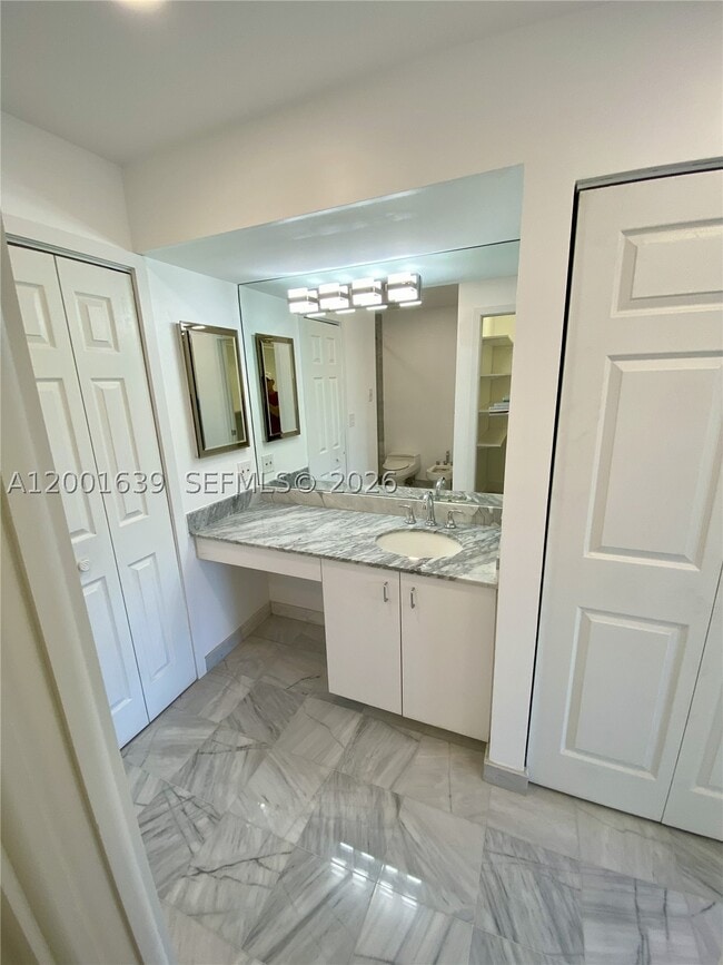 Building Photo - 255 Galen Dr
