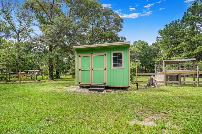 Building Photo - 26407 Magnolia Dr