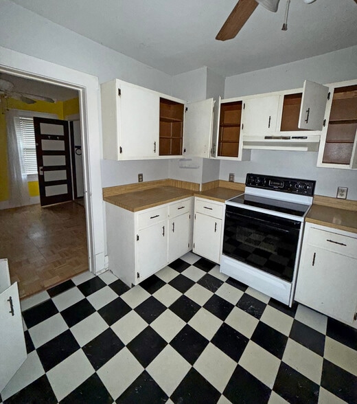 Building Photo - 2017 N Graceland Ave