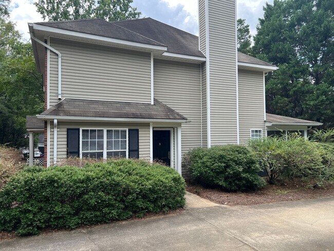 Building Photo - 6611-7227 Bevington Duplex