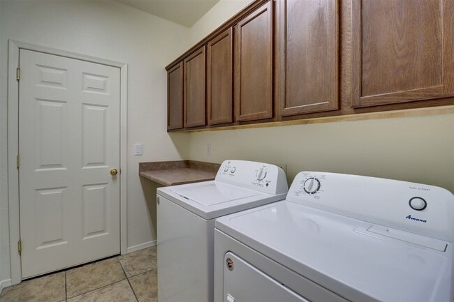 Building Photo - 7750 Spouse Dr