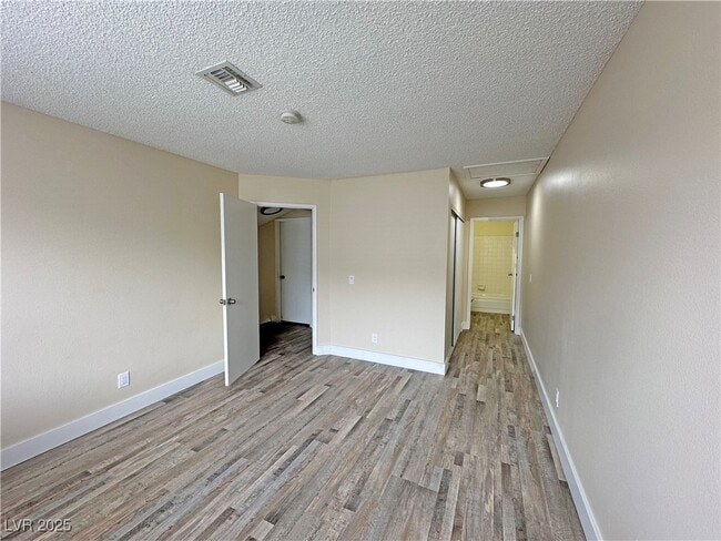 Building Photo - 117 Boysenberry Ln