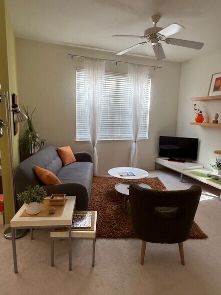 Building Photo - 5693 Star Rush Dr