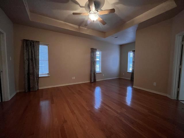 Building Photo - 10001 Hill Top Dr