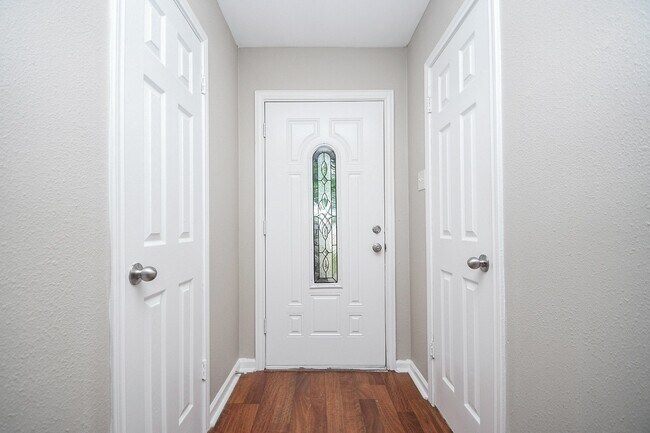 Building Photo - 710 Barnesville St