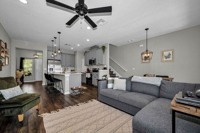 Building Photo - 30179 Southwell Ln