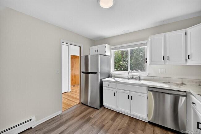 Building Photo - 19 Barnett Dr