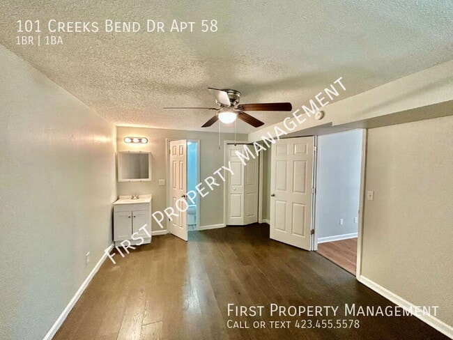 Building Photo - 101 Creeks Bend Dr
