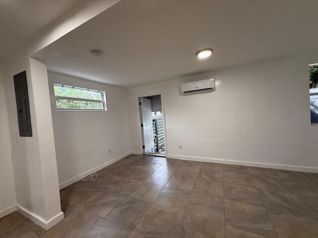 Building Photo - 919 2nd St