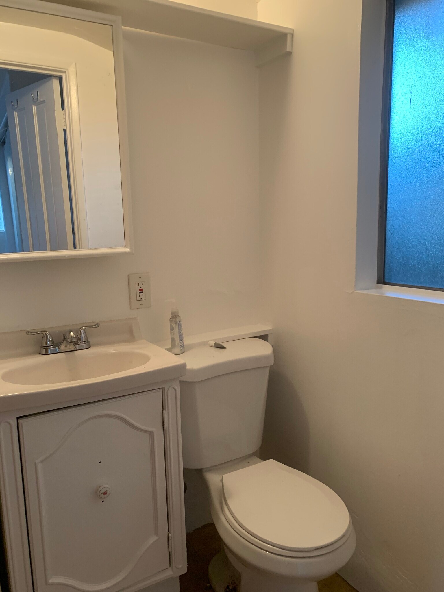 Part of bathroom - 15138 Encanto Dr