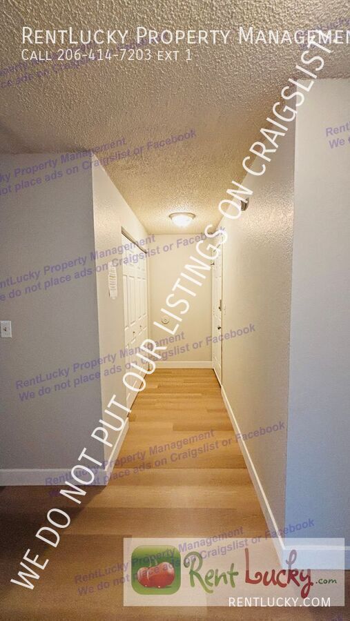 Building Photo - 2824 D Pl SE