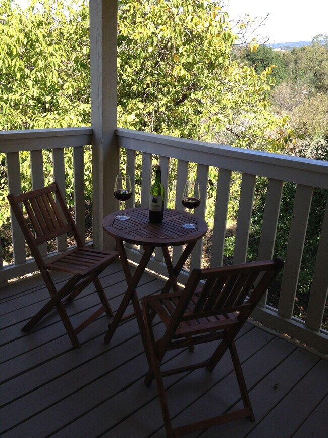 Primary Photo - Beautiful Upstairs 2 Bedroom 2 Bathroom